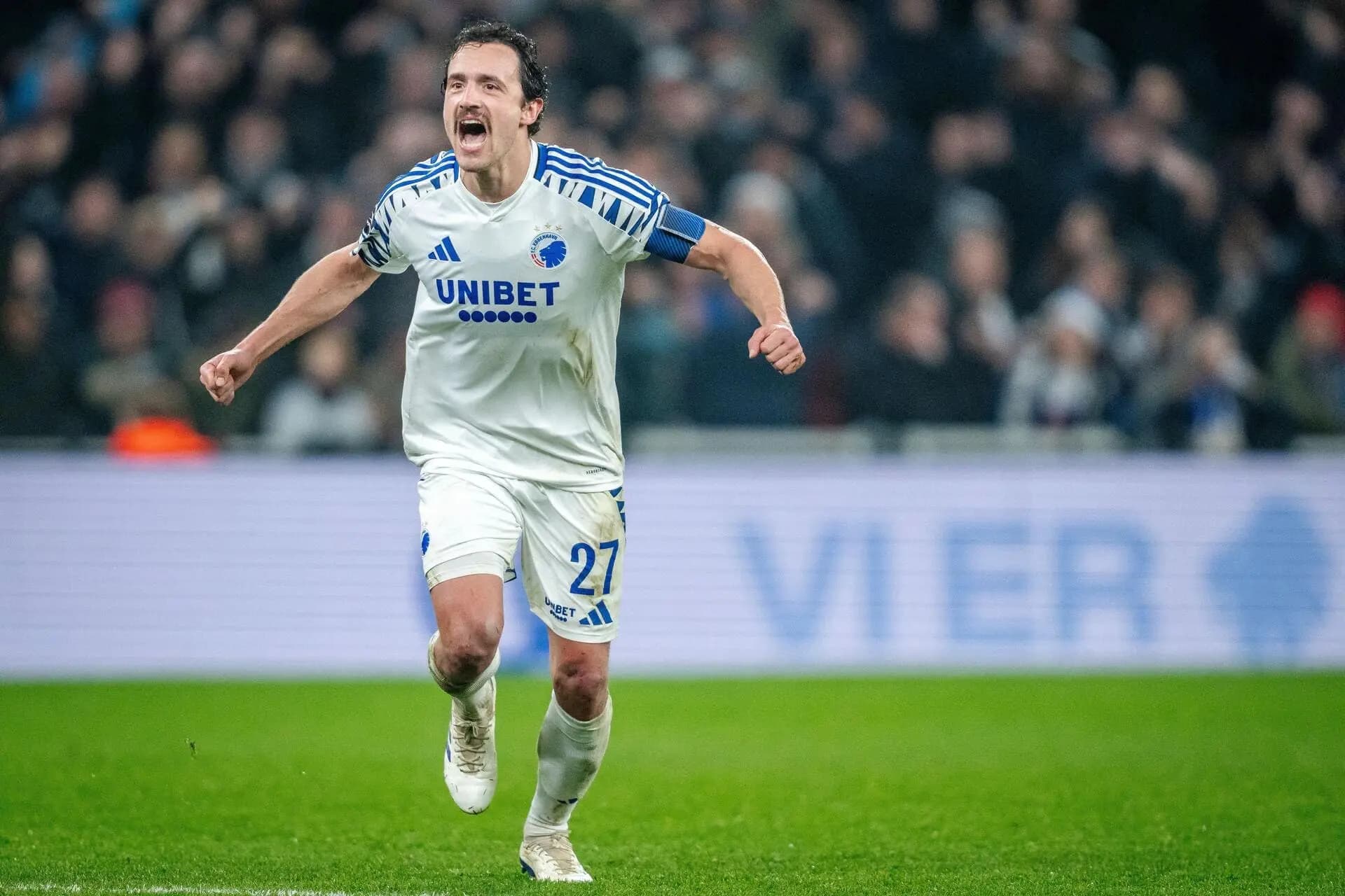 FC Koebenhavns Thomas Delaney scorer til 2-1 under 3F Superliga