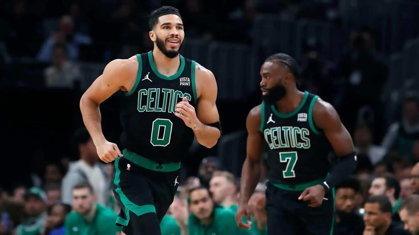 Džejson Tejtum (0) i Džejlen Braun (7) iz Boston Seltiksa
