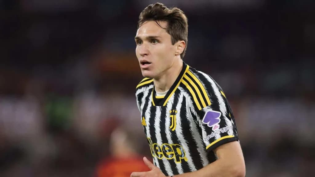 Federico Chiesa Joins Liverpool: Winger Bids Farewell to Juventus Fans