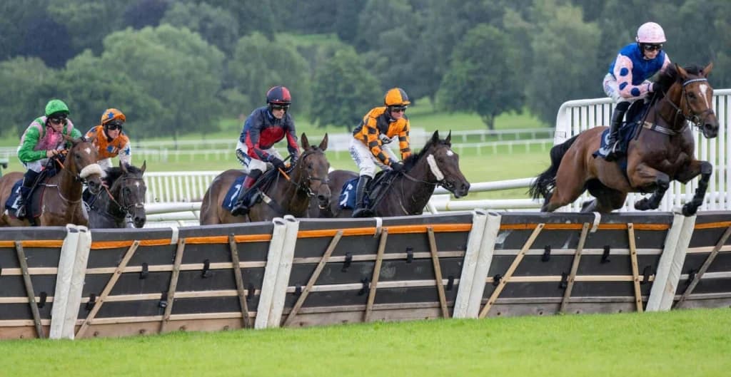 Saturday’s Horse Racing Tips: Uttoxeter, Kempton, March 15th