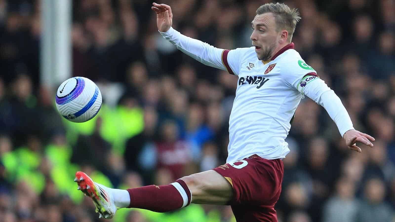 Jarrod Bowen of West Ham United stretches for the ball