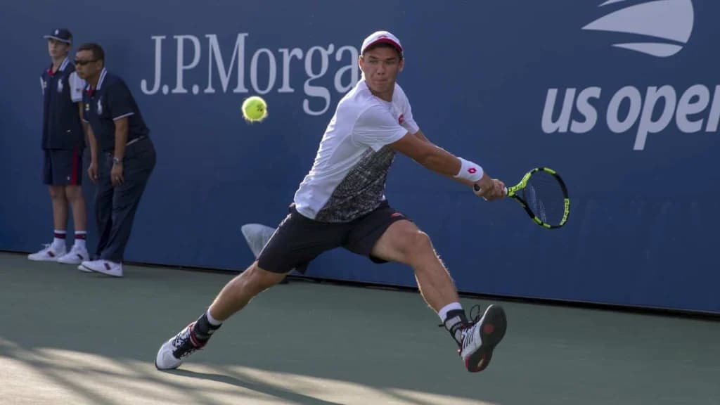 Kamil Majchrzak vs Cristian Garin Prediction, Stats, Form, H2H, 3/4/25
