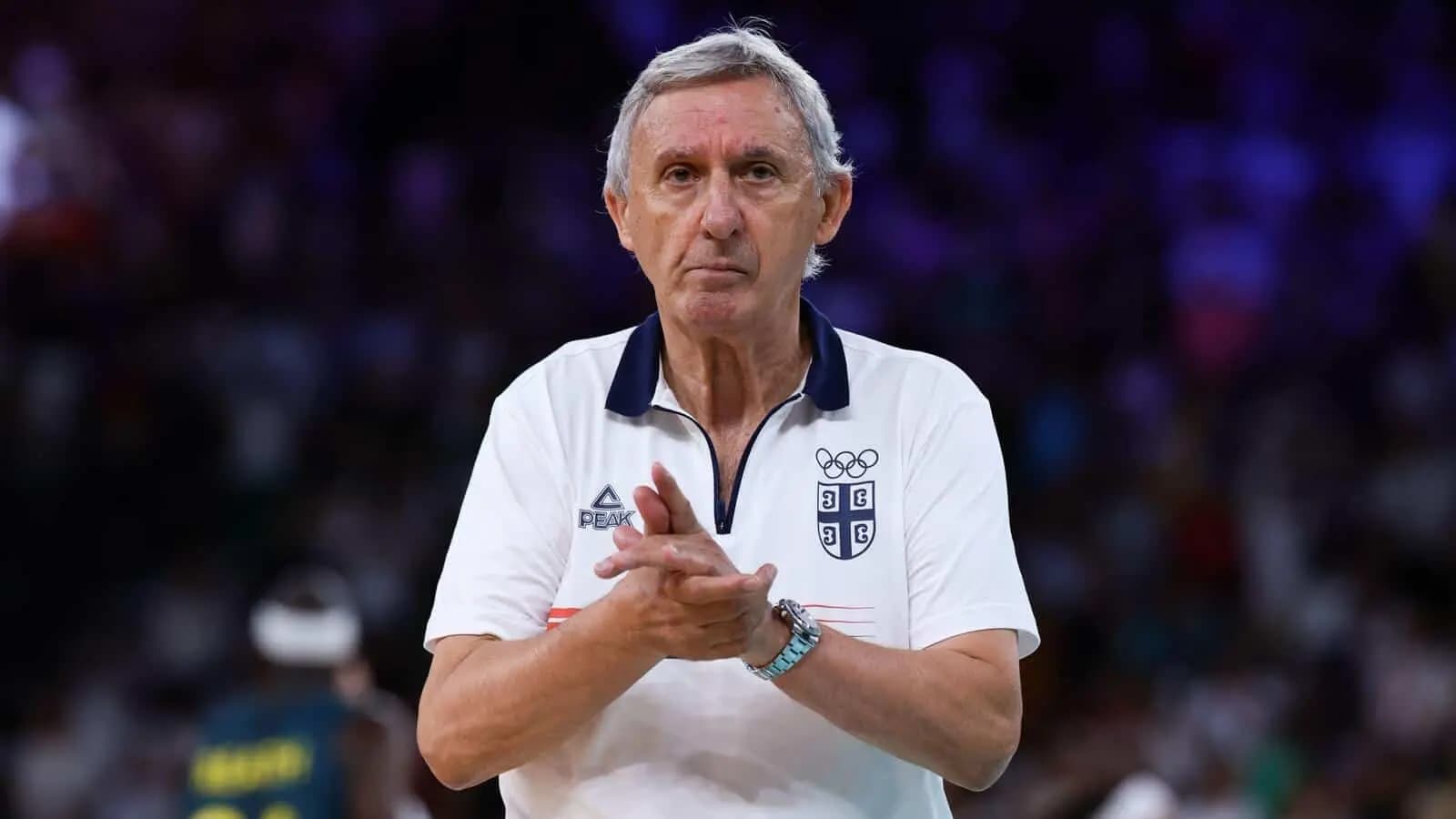 Svetislav Pešić aplaudira navijačima