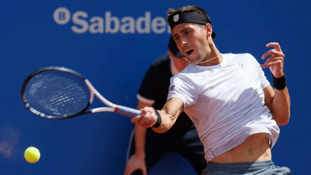 Joao Fonseca vs Tomas Martin Etcheverry Prediction, Stats, Form, H2H, 2/11/25