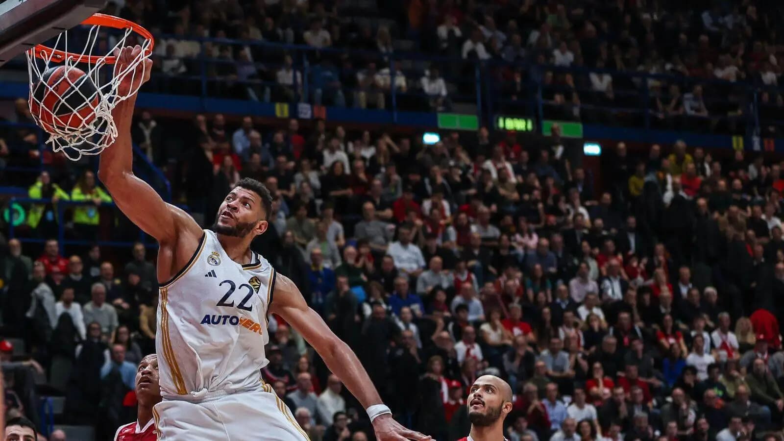 Walter Tavares