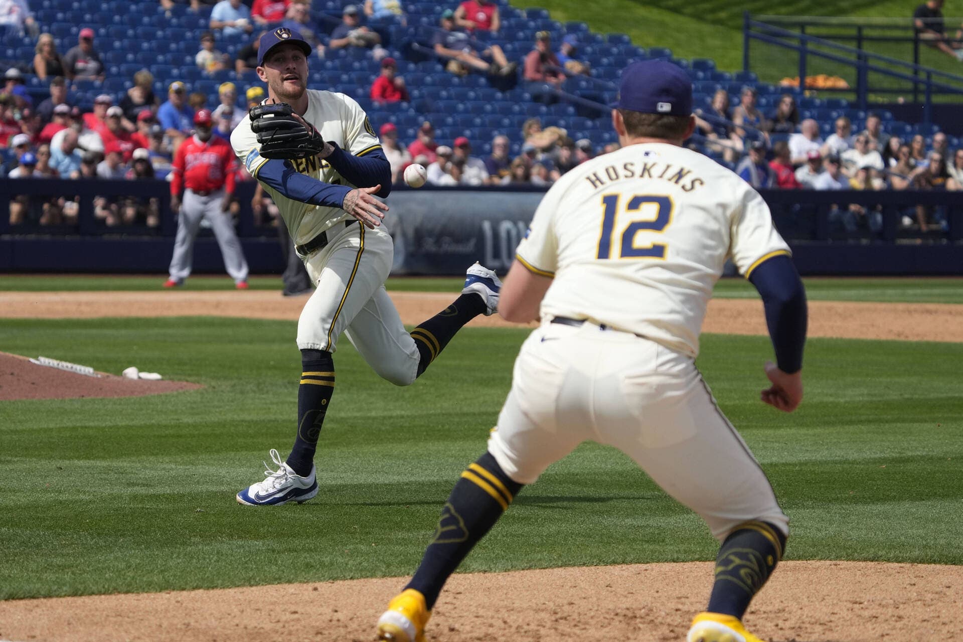 Baseball player throws a pitch to the opposition - free baseball tips and predictions on bettingexpert