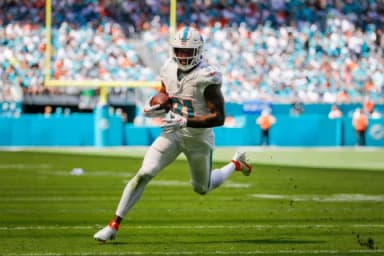 Philadelphia Eagles v Miami Dolphins Same-Game Parlay: 5.25 Player Prop Builder for Sunday