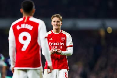 Mikael Silvestre Compares Ødegaard to AC Milan Great Andrea Pirlo 