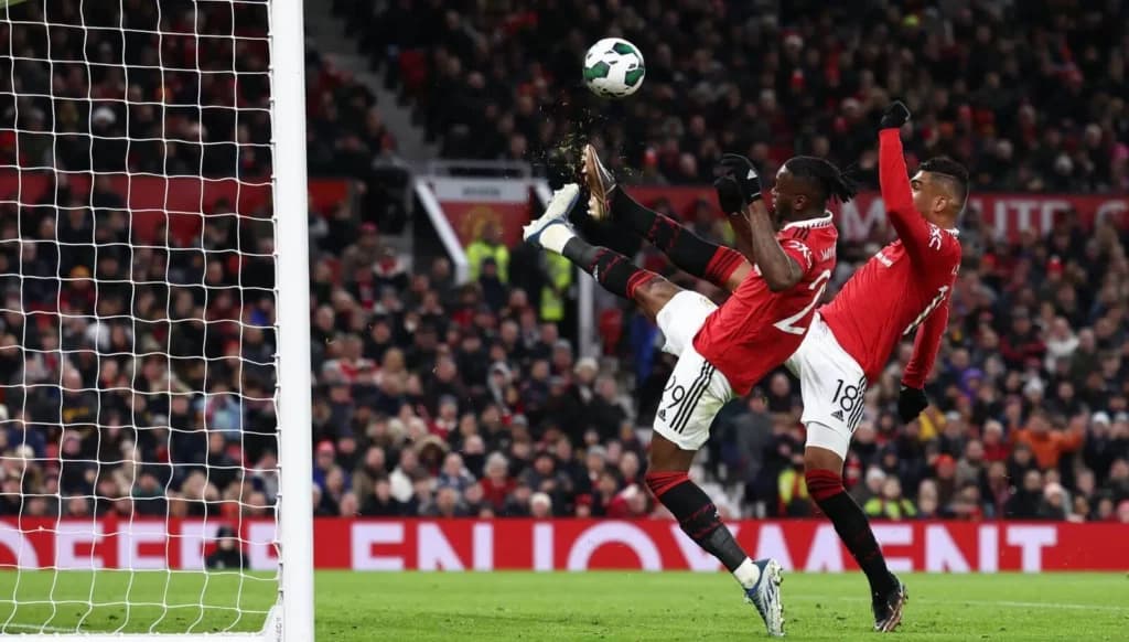 Mikael Silvestre explains Man Utd’s Defensive Improvement