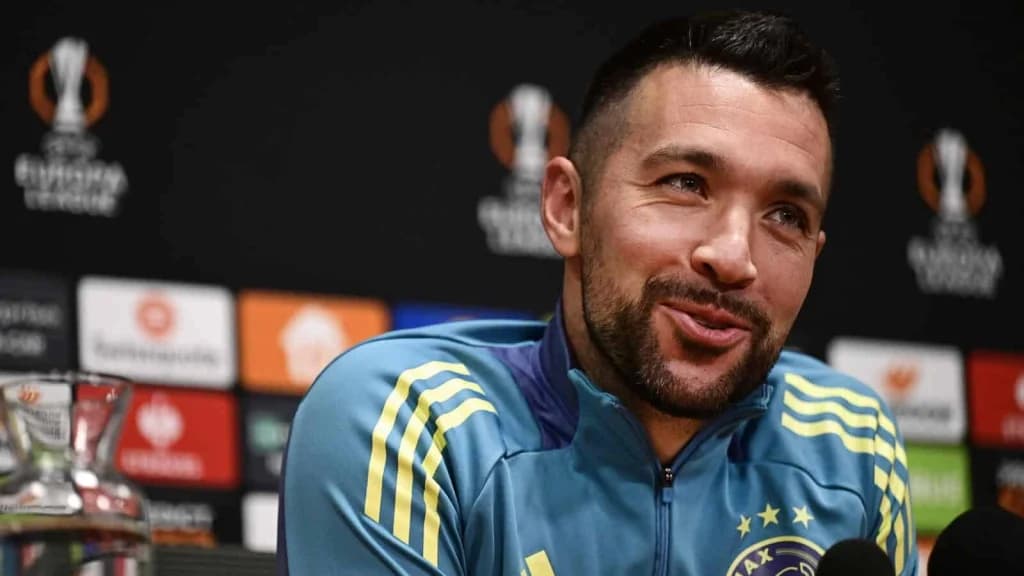 Farioli’s Fantastic Defence Fuels Ajax’s Trophy Aspirations