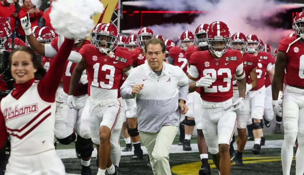 NCAAF 2022/23 Championship Odds Preview and Best Bet: Crimson Tide Lead the Pack