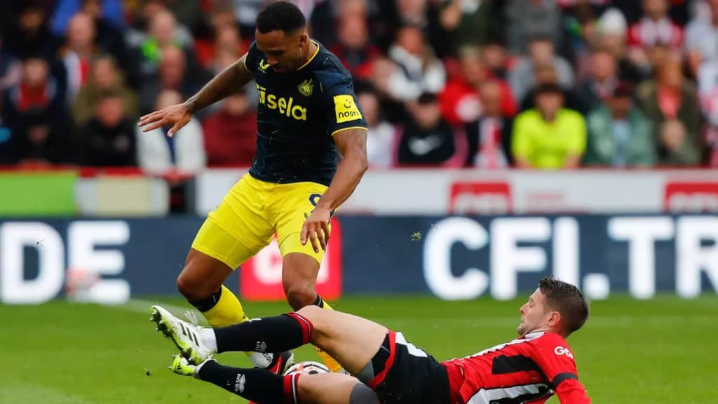 The Cards Column Tips: MD11 Player Cards, Team Bookings and Referee Data