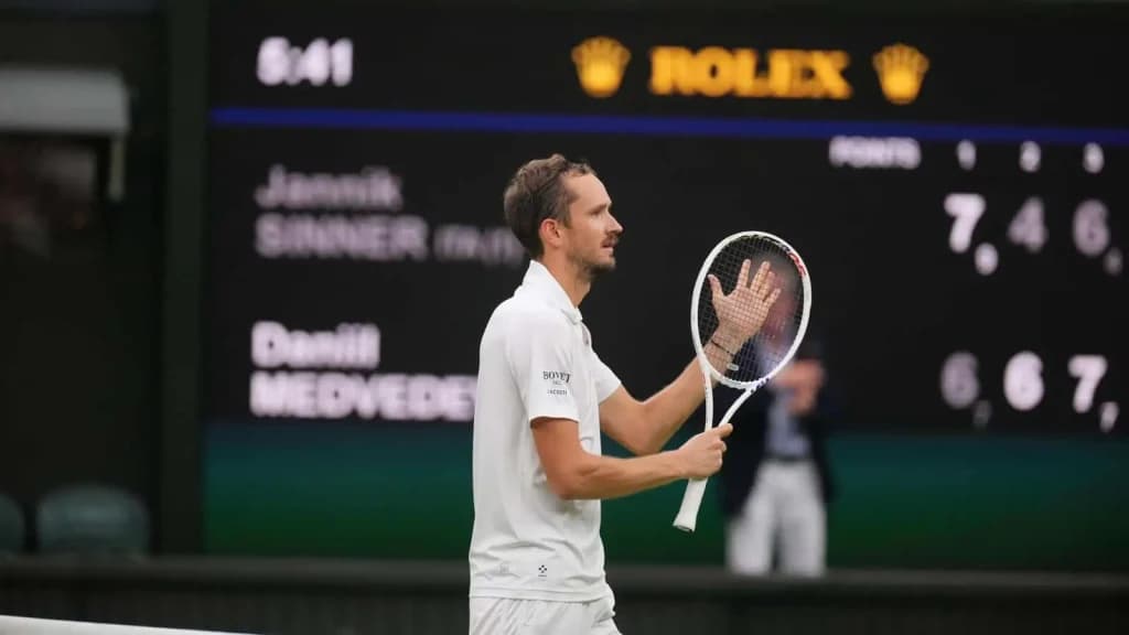 Carlos Alcaraz vs Daniil Medvedev Prediction, Picks, Odds, H2H, July 12th