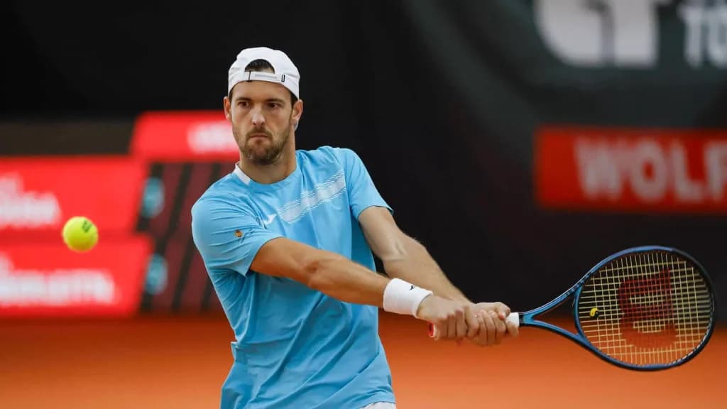 Tennis Picks for January 5th: Free Analysis and Picks for Joao Sousa vs Maks Kasnikowski and Valentin Royer vs Tristan Lamasine