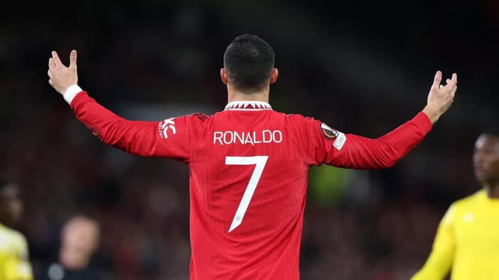 Talking Football with…. Mikael Silvestre: United Need Consistency and Must Keep “Asset” Ronaldo