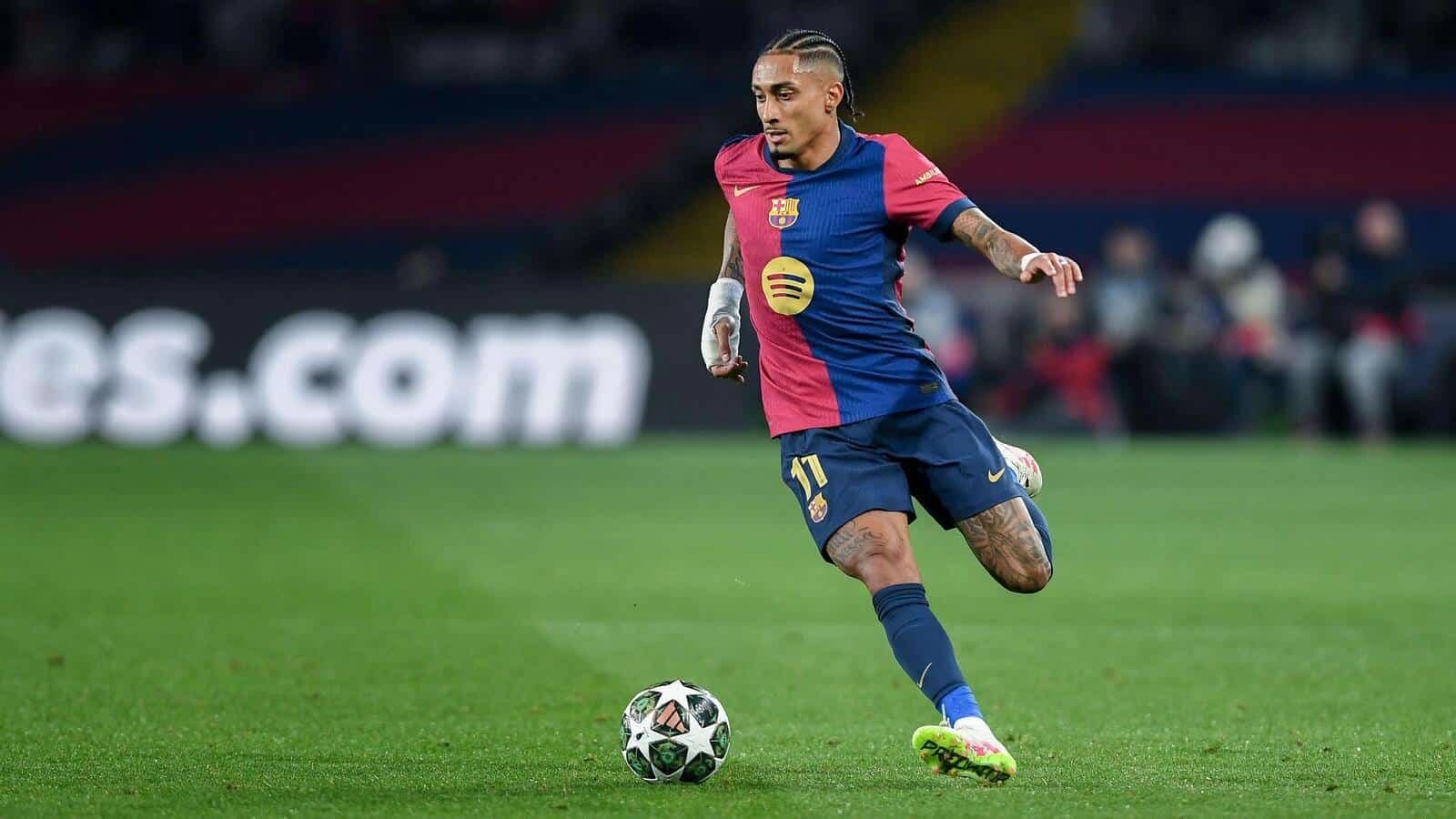 Raphina (11) of FC Barcelona during the UEFA Champions League 202425 quarter finals match