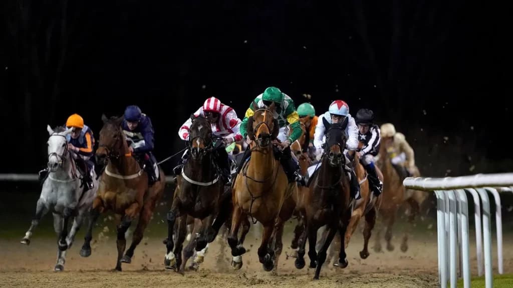 Saturday’s Horse Racing Tips: Sandown and Wolverhampton, March 9th