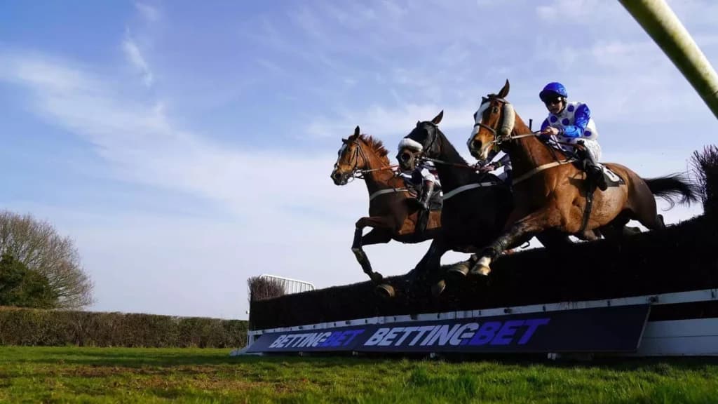 Monday’s Horse Racing Tips: Plumpton, October 17th