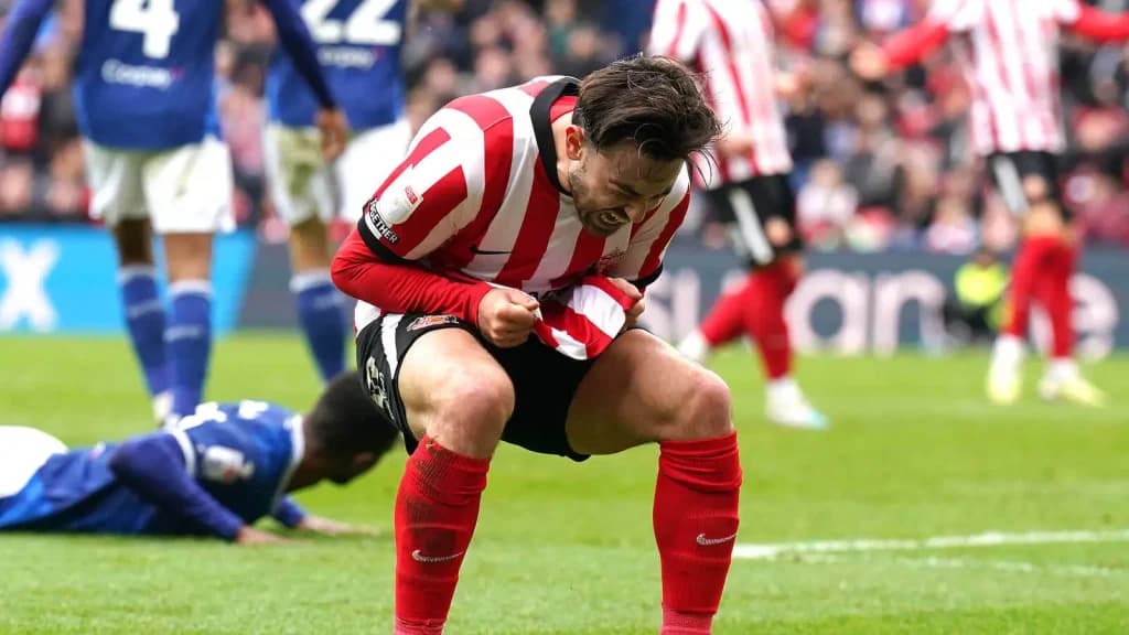 Early Bird Tips for the EFL: Black Cats on the prowl as Railwaymen aim to get back on track