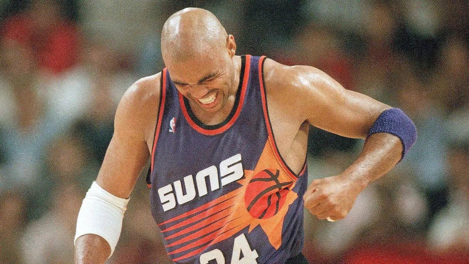 Suns' Charles Barkley reacts during the third quarter against the Chicago Bulls