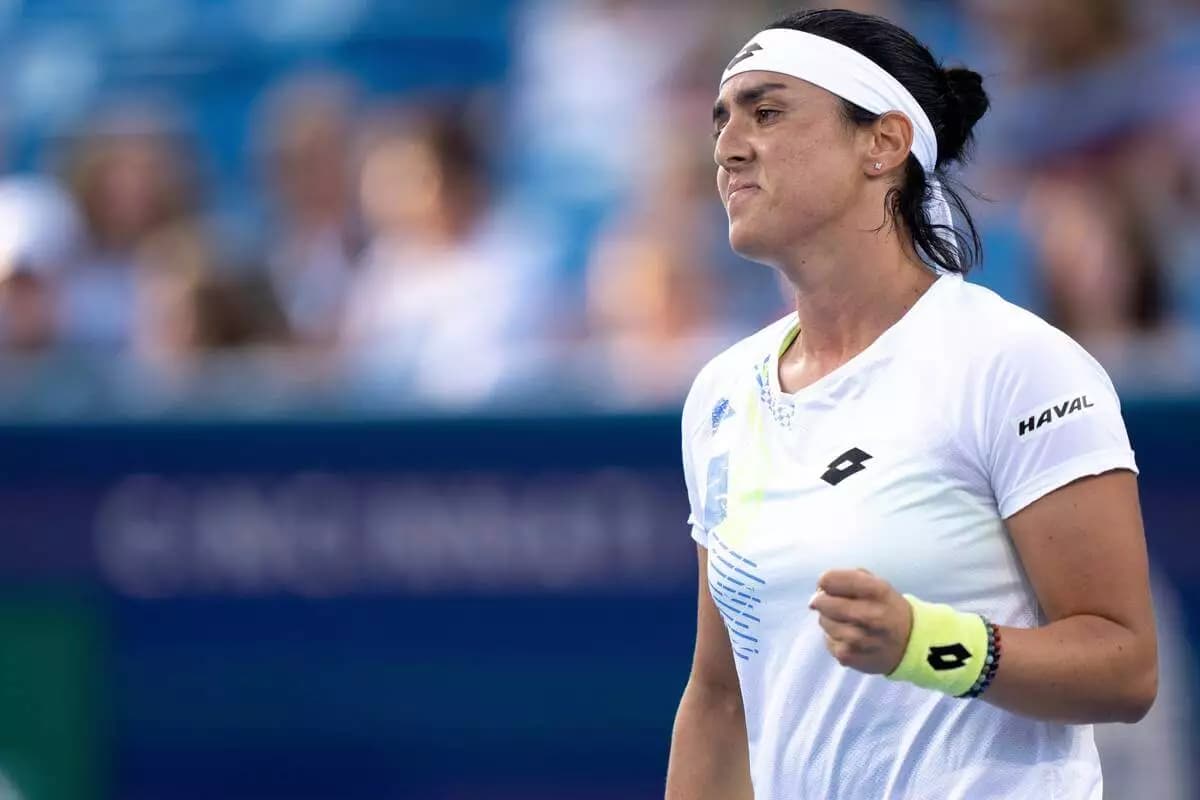 The Enquirer Ons Jabeur, of Tunisia, reacts to winning a point against Aryna Sabalenka, of Russia